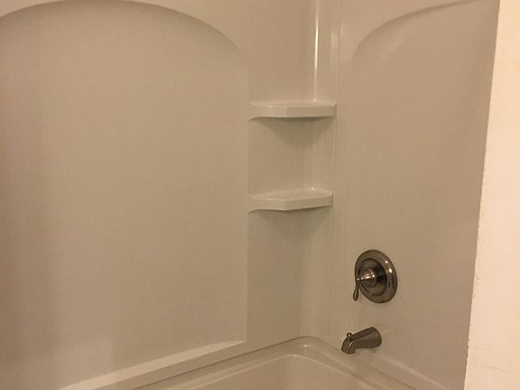 New shower/bathtub