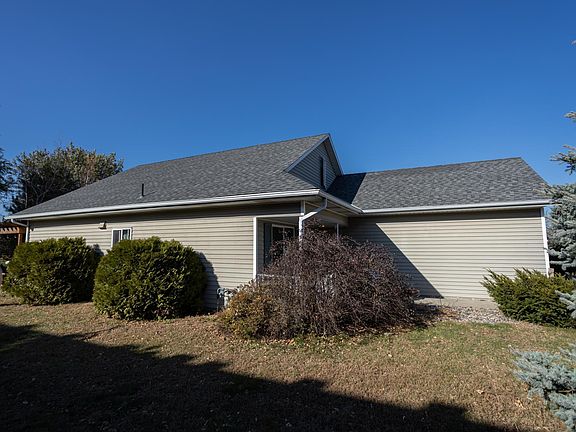 3rd image of 724 S Elm St