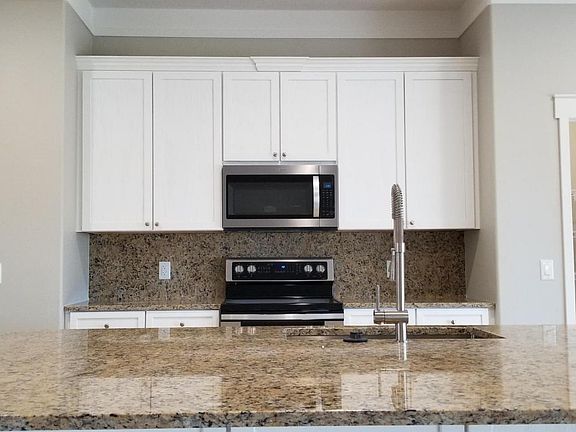 4th image of 3827 Province Dr