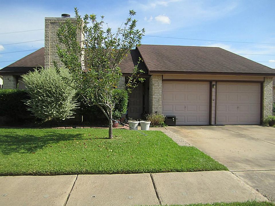 1st image of 16323 La Luna Dr