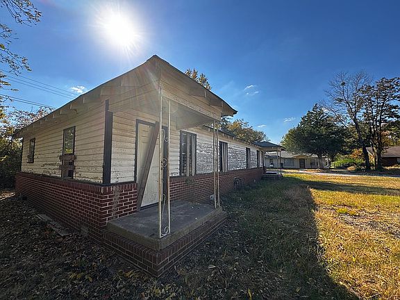 4th image of 817 N Cypress St