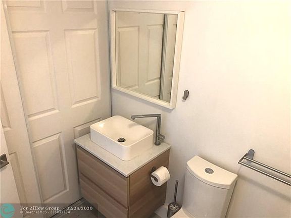 3rd image of 1621 NE 25th St