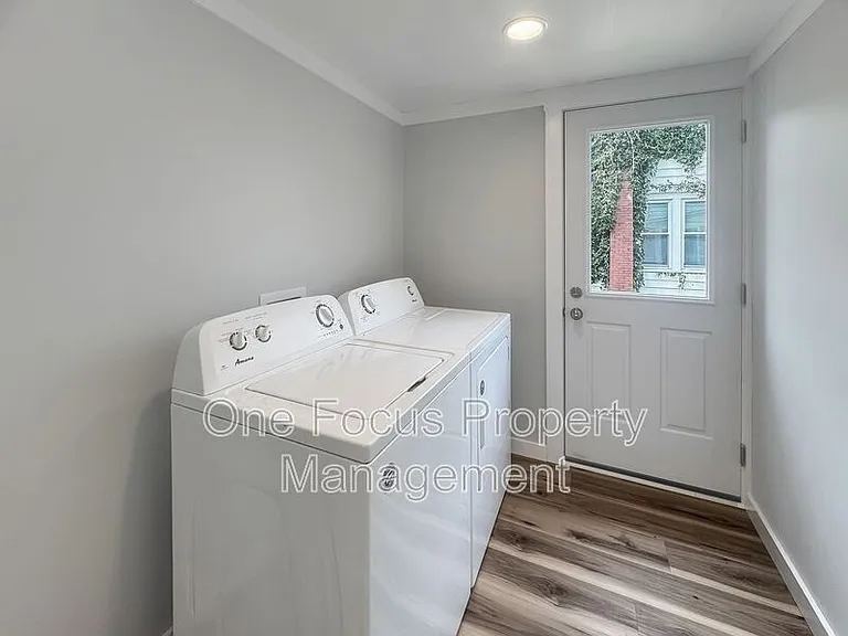 16 N Jones St — Photo 7