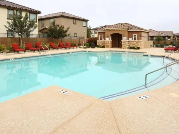 16592 W Jenan Dr, Surprise, AZ 85388