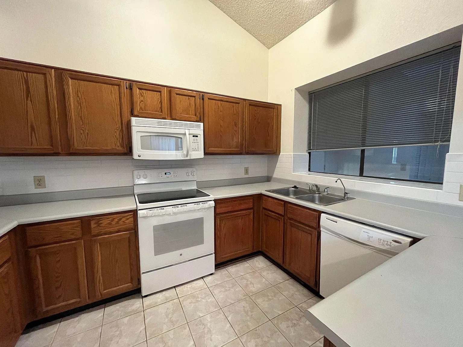 4175 E Cholla Canyon Dr — Photo 3