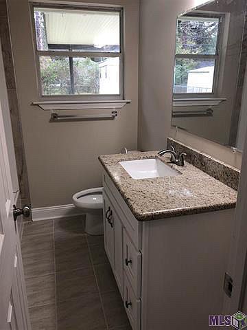 2nd image of 432 Fontainebleau Dr