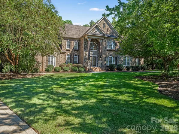 9200 Skipaway Dr, Waxhaw, NC 28173