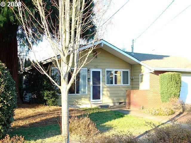 2nd image of 1919 SE Nehalem St