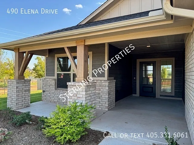 490 Elena Dr — Photo 3