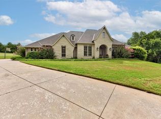 20400 Deer Hollow Dr, Edmond, OK 73012