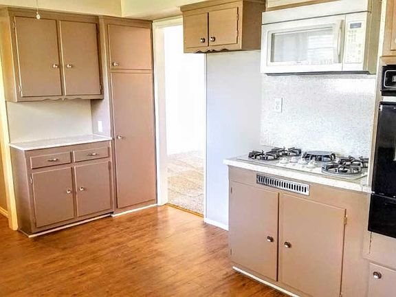 4th image of 1249 W Avenue J