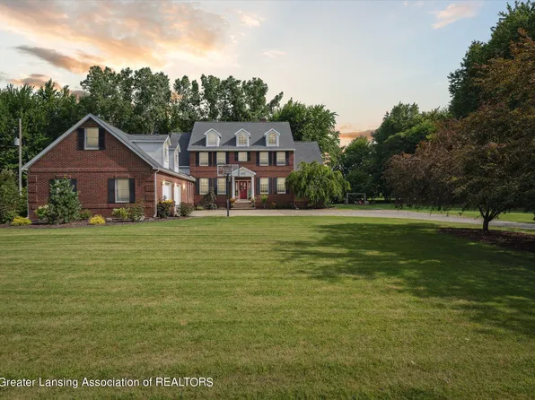 771 E Broad St, Chesaning, MI 48616