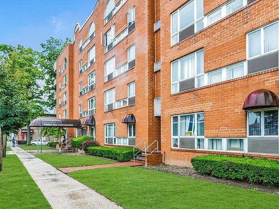 4th image of 205 Mineola Blvd APT 2A
