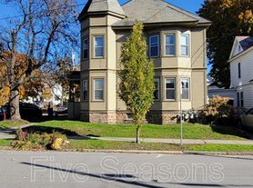 75 Loomis St
