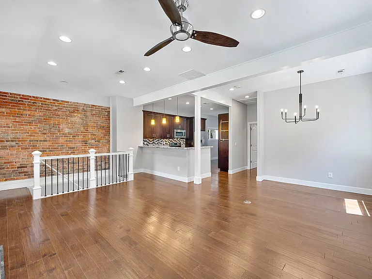 4524 Decatur St — Photo 2