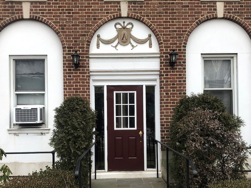 2nd image of 445 Gramatan Ave APT Bd1