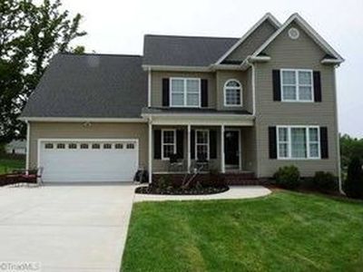100 Foxbrook Ct, King, NC, 27021