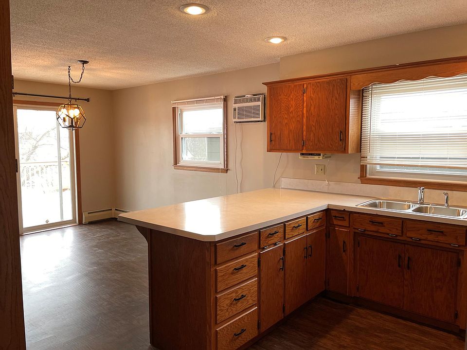 904 Laurel Ave, Hudson, WI 54016 Zillow