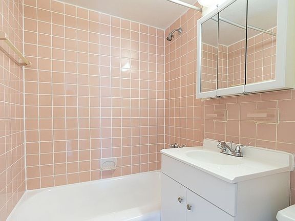 4th image of 104-20 Queens Blvd #12R