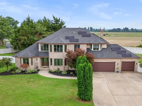 15 Hickory Ln W, Pilesgrove, NJ 08098