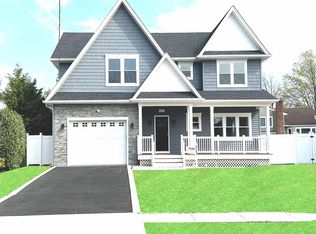 3167 Wynsum Ave, Merrick, NY 11566