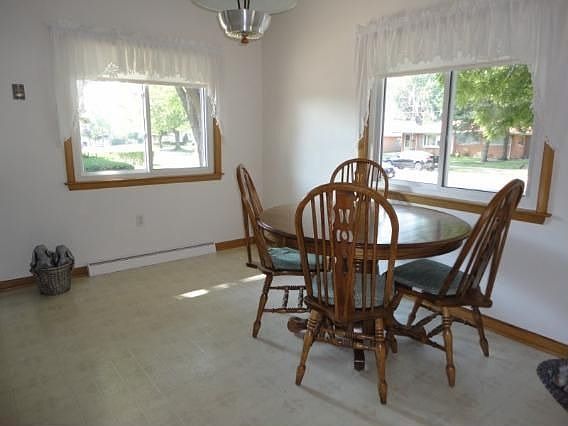 4th image of 1301 Columbia Ave