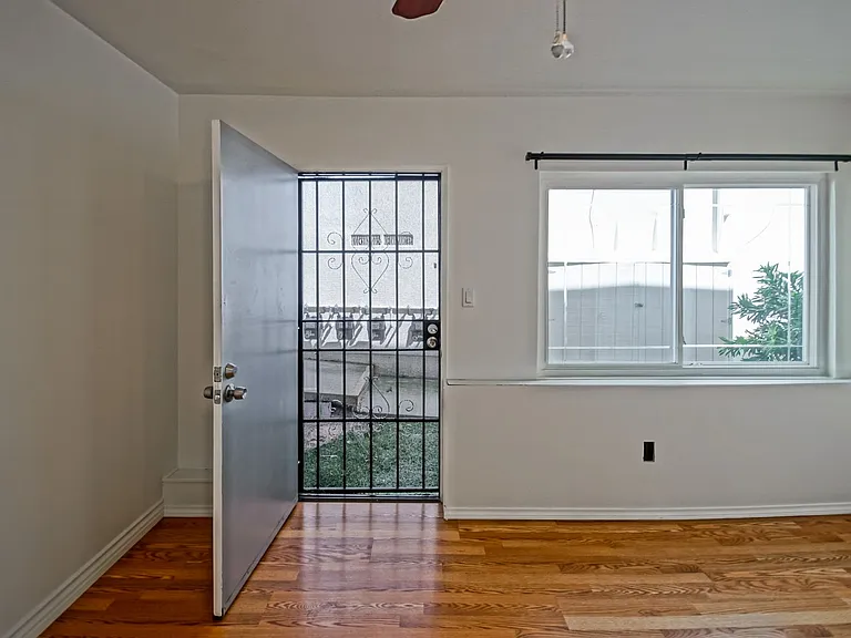 330 Bungalow Dr — Photo 25