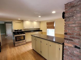 10 Santa Maria St, Pittsfield, MA 01201