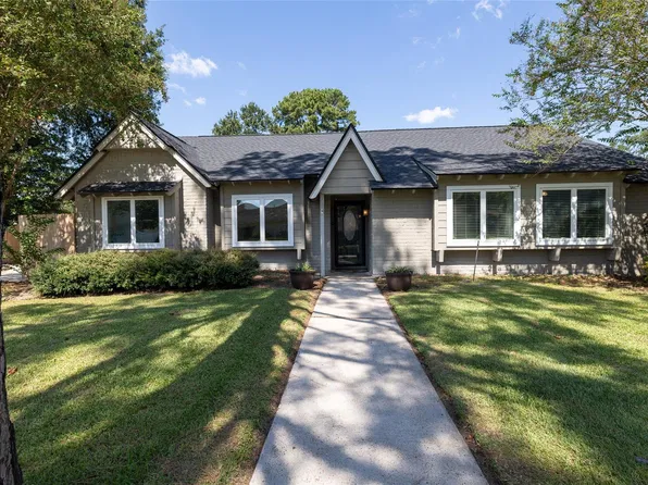 8226 Schaffer Ln, Houston, TX 77070