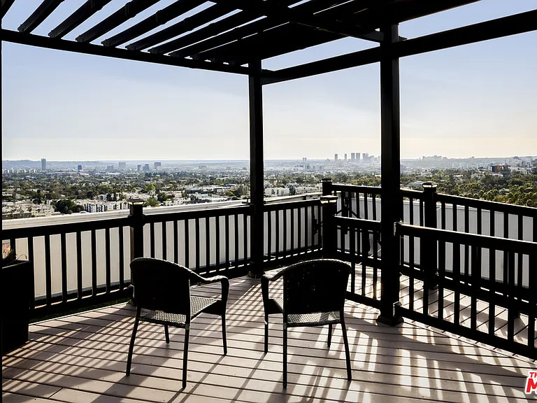 7250 Franklin Ave #511 — Photo 30