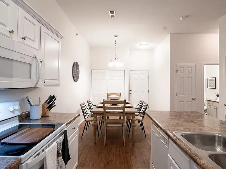 Marion Park Apartments — Photo 1