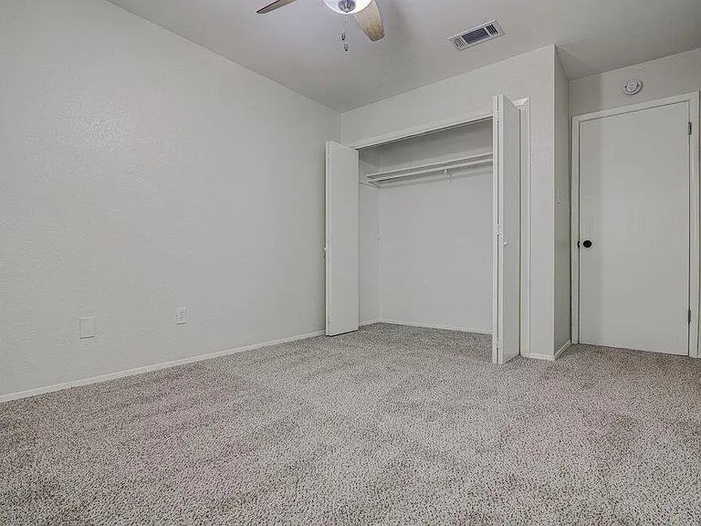 5301 Indio Cir #B — Photo 17