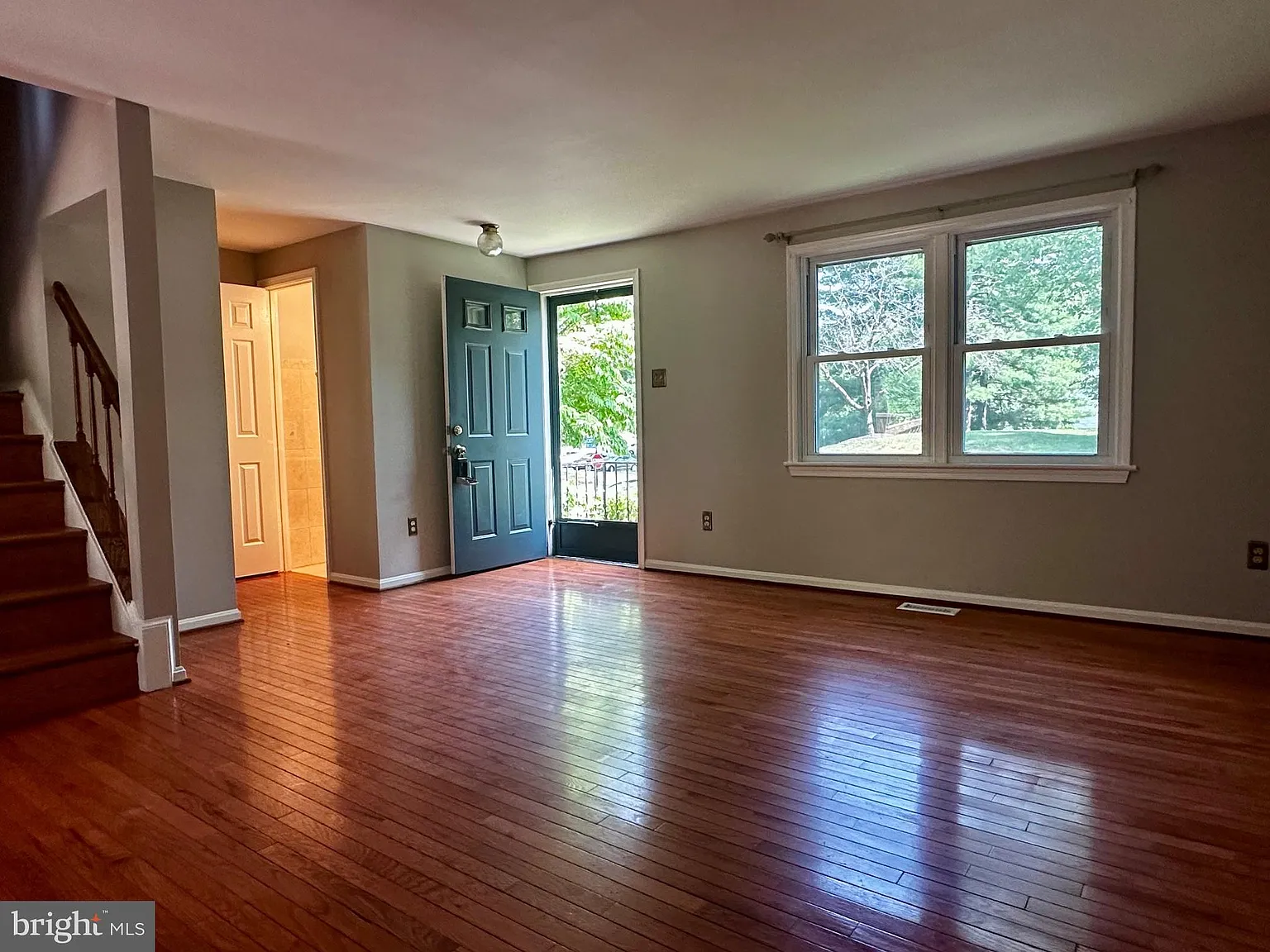 3 bed, 3.5 bath, 1614 sqft, $3,300 — Photo 3