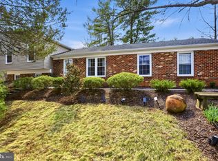 13501 King Charles Dr, Chantilly, VA 20151
