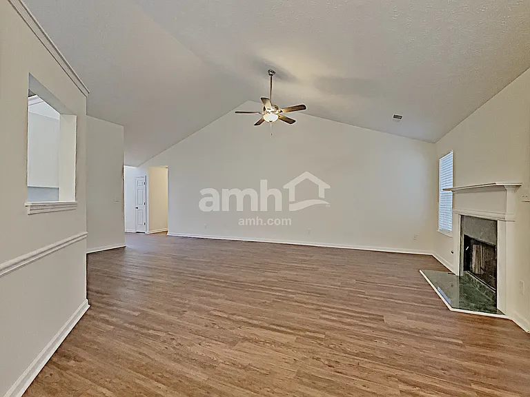 2462 Heatherton Ct — Photo 6