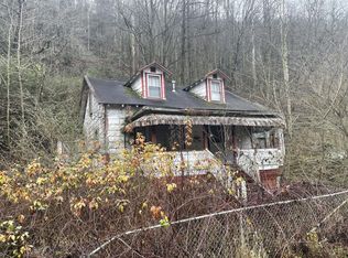 108 Emmy Dr, Powellton, WV 25161