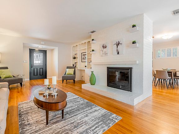 2nd image of 13618 Emelita St