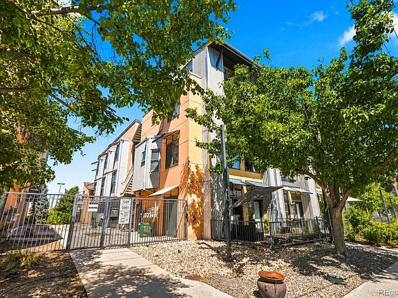 3rd image of 3195 Blake Street #101