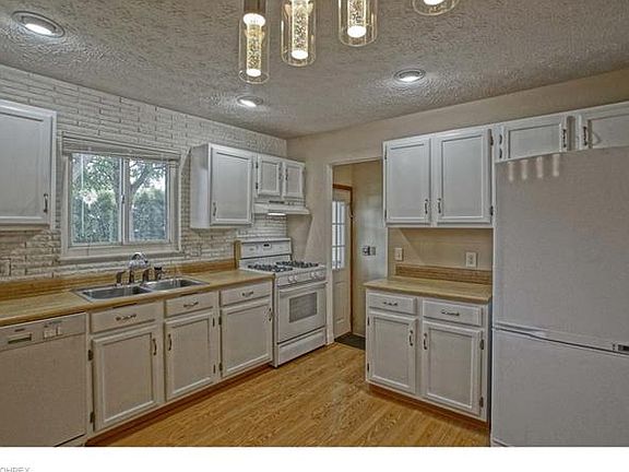 4th image of 1041 E 346th St