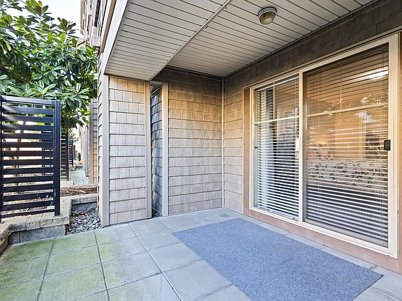 4th image of 45555 Yale Rd #101
