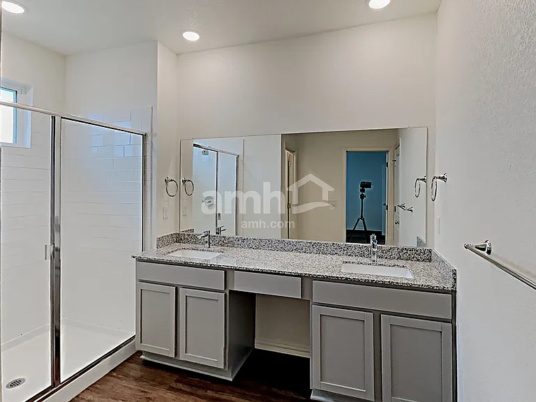 2706 Brogan Crk — Photo 9