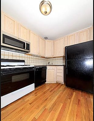 3rd image of 30 W 88th St APT 4B