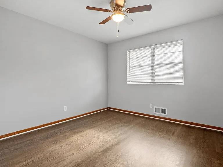 1310 S 49th Ter #1310 — Photo 9