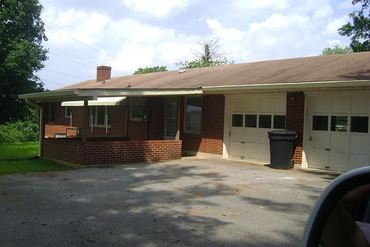 2nd image of 5320 Crescent Blvd