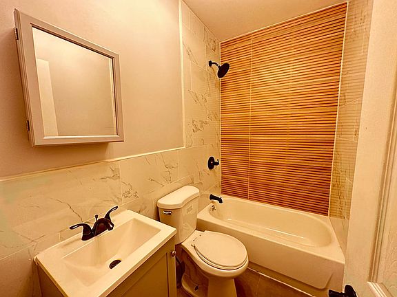 5th image of 84 Romaine Ave #11E