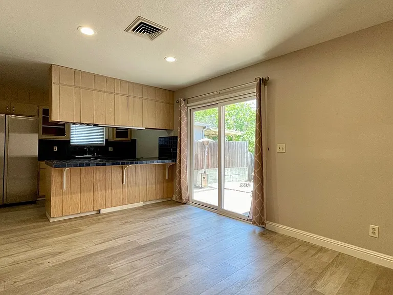 2155 Santa Ynez Ave — Photo 4