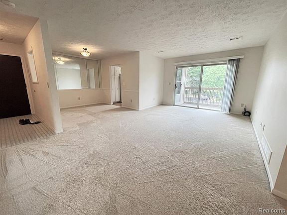 2nd image of 27840 Berrywood Ln Unit 13