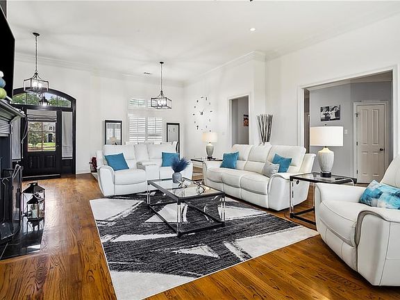 4th image of 1212 Avenue Du Chateau