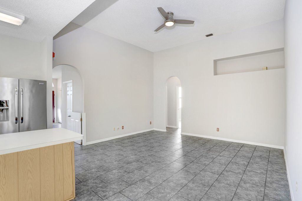 next background image