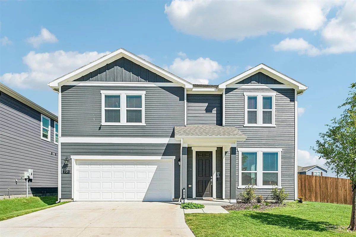 3 bed, 3.0 bath, 2752 sqft, $2,600 — Photo 1